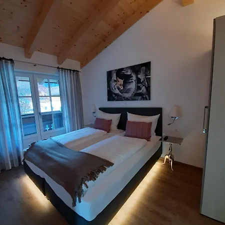 Alpehytte Hochalmbahnen 1-01 Maislaufeldweg 1a *