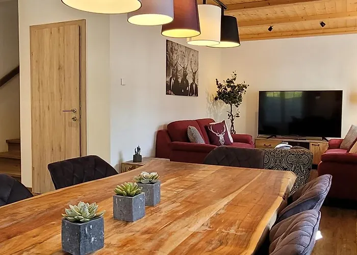 Hochalmbahnen Chalets 1-01, Alpenglocke, Nahe Gondel, Hunde Willkommen